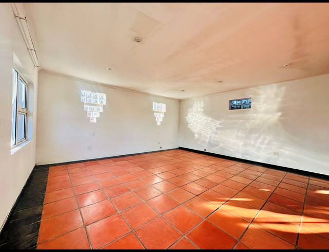1 BEDROOM STUDIO APARTMENT TO LET IN OBSERVATORY